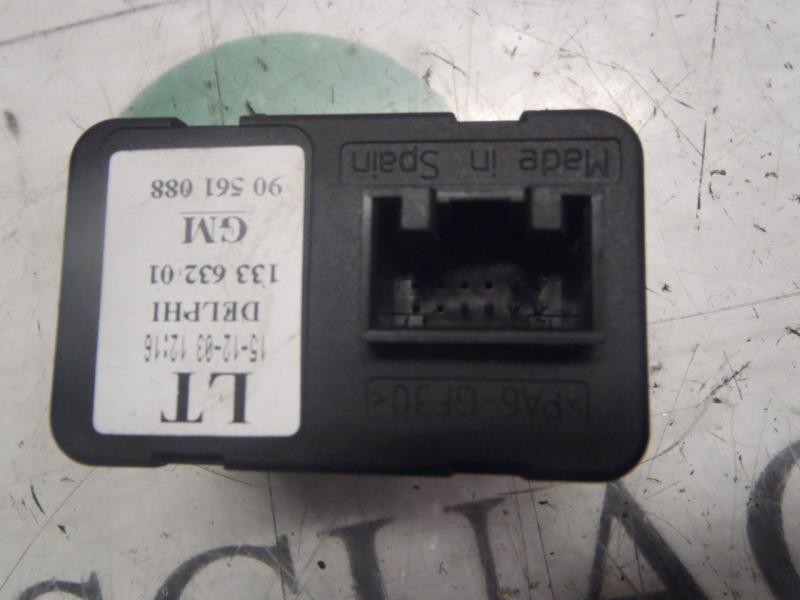 Recambio de mando elevalunas delantero izquierdo para opel zafira a blue line referencia OEM IAM   