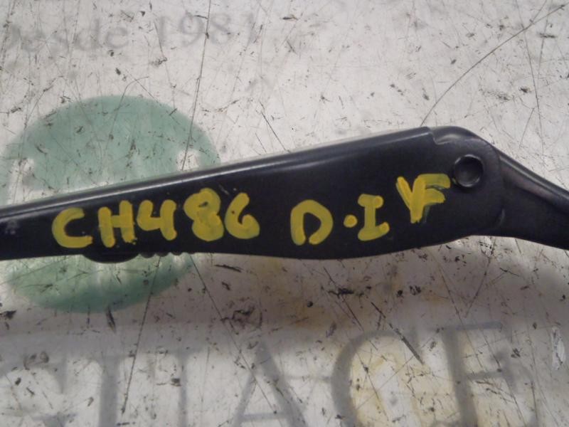 Recambio de brazo limpia delantero izquierdo para bmw serie 1 berlina (e81/e87) 120d referencia OEM IAM 61619450003  