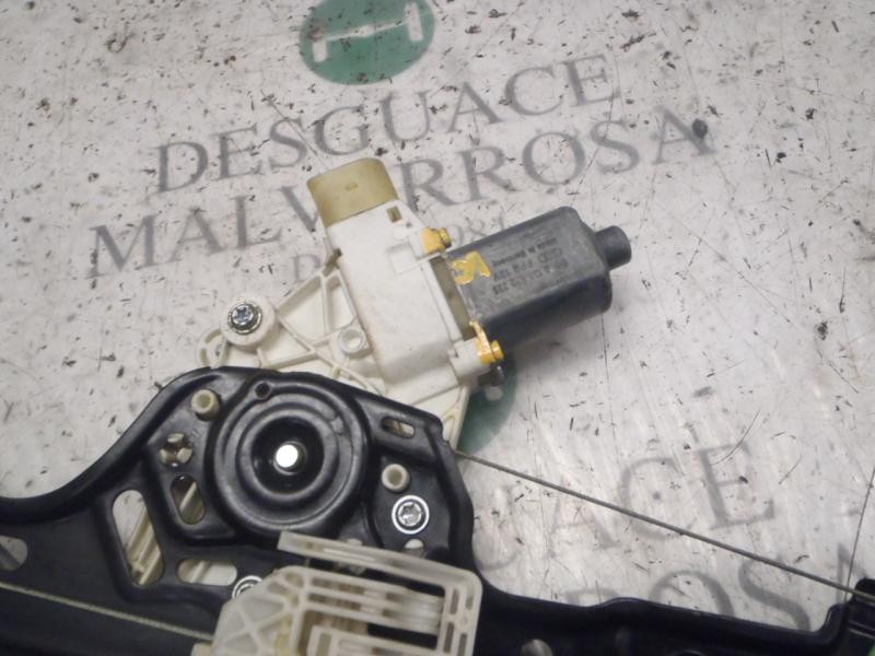 Recambio de elevalunas delantero derecho para bmw serie 1 berlina (e81/e87) 120d referencia OEM IAM 51337138466  