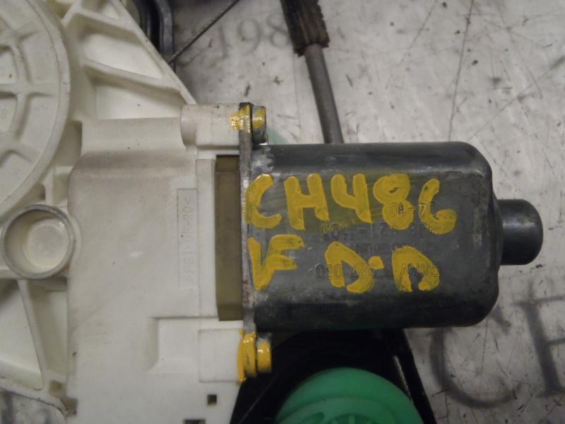 Recambio de elevalunas delantero derecho para bmw serie 1 berlina (e81/e87) 120d referencia OEM IAM 51337138466  