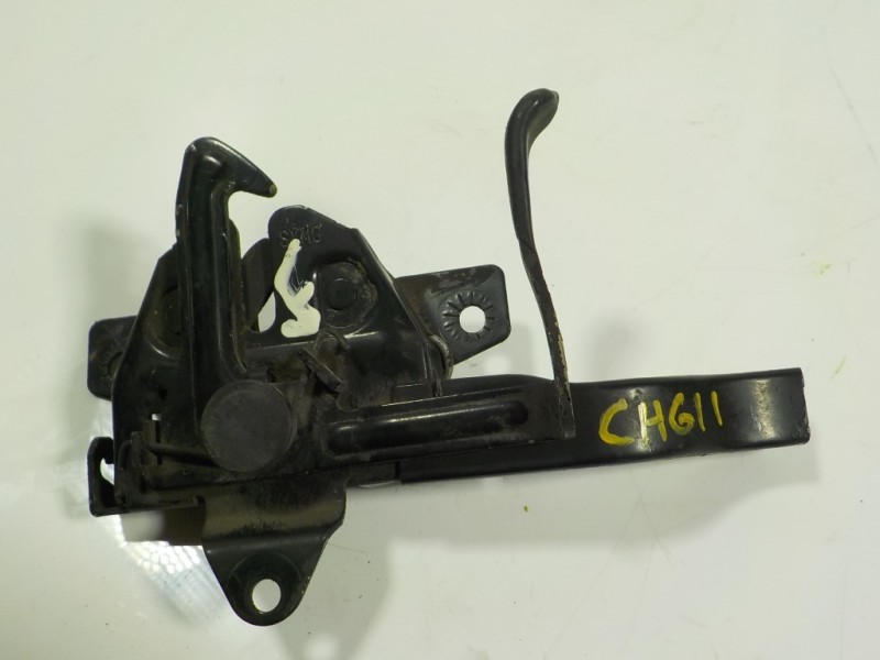 Recambio de cerradura capot para ssangyong kyron 200 xdi limited referencia OEM IAM 7111009000  