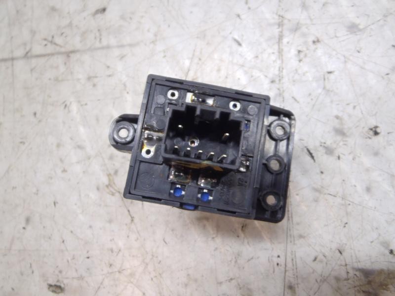 Recambio de mando retrovisor para kia cerato 2.0 lx crdi familiar (5-ptas.) referencia OEM IAM   