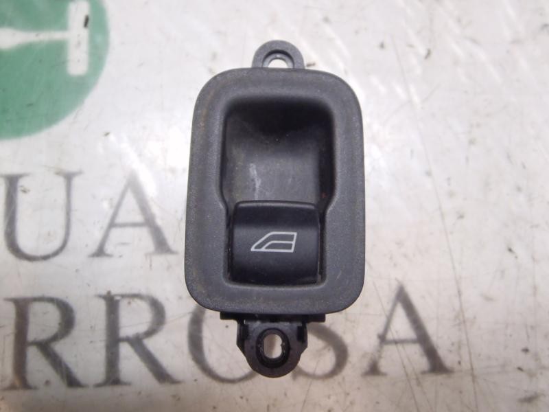 Recambio de mando elevalunas trasero derecho para volvo v50 familiar 1.8 kinetic referencia OEM IAM   