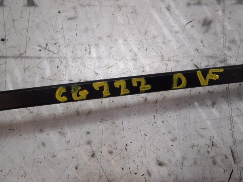 Recambio de brazo limpia delantero derecho para volvo v50 familiar 1.8 kinetic referencia OEM IAM   