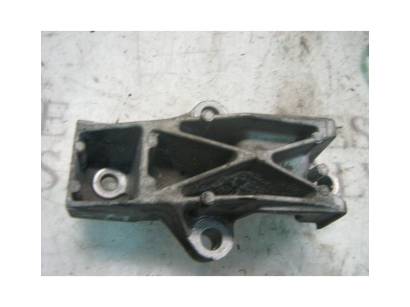 Recambio de soporte motor para citroën xsara berlina 1.9 td sx referencia OEM IAM   