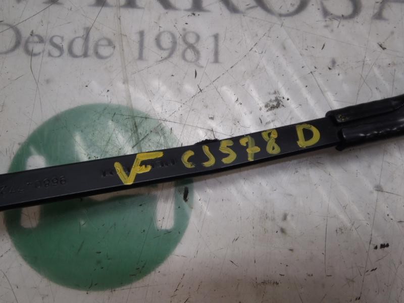 Recambio de brazo limpia delantero derecho para peugeot 308 confort referencia OEM IAM   