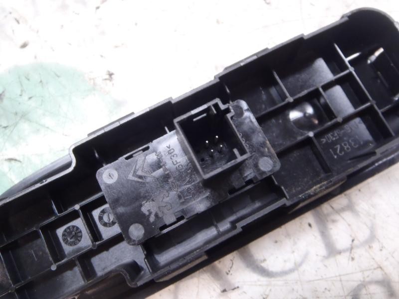 Recambio de mando elevalunas delantero derecho para peugeot 308 confort referencia OEM IAM   