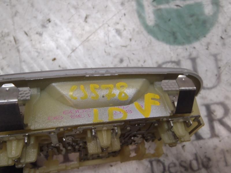 Recambio de piloto interior para peugeot 308 confort referencia OEM IAM   