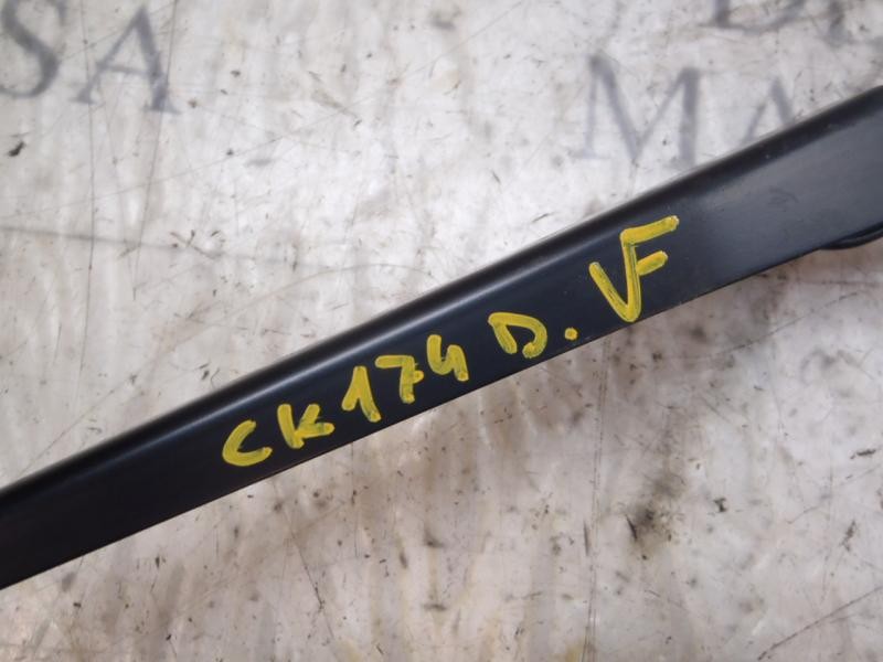 Recambio de brazo limpia delantero derecho para volkswagen caddy ka/kb (2k) kombi referencia OEM IAM   