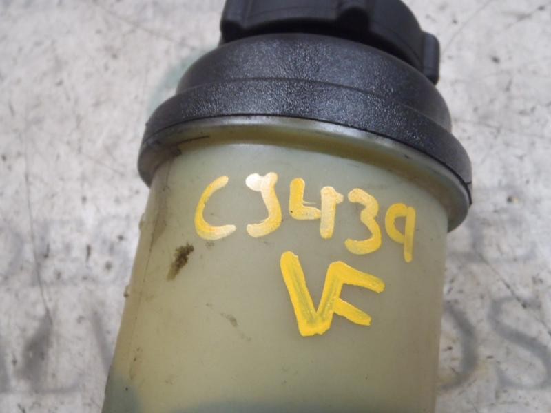 Recambio de deposito servo para ford mondeo ber. (ca2) trend referencia OEM IAM 1789056  