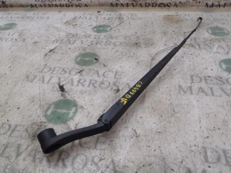 Recambio de brazo limpia delantero derecho para hyundai accent (mc) gl referencia OEM IAM 983201G001  