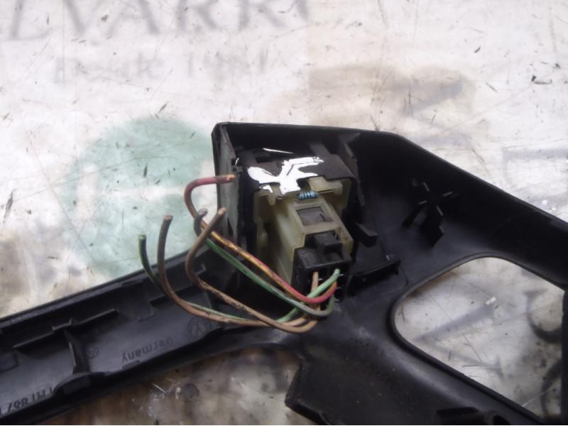 Recambio de mando elevalunas delantero derecho para volkswagen golf iii berlina (1h1) s referencia OEM IAM   