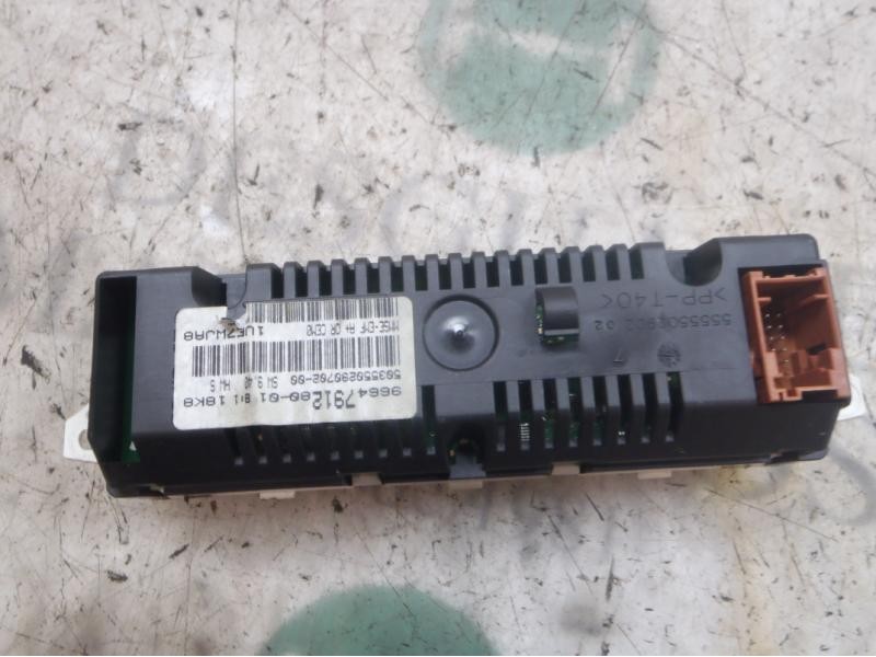 Recambio de pantalla multifuncion para peugeot 207 1.6 16v hdi referencia OEM IAM   