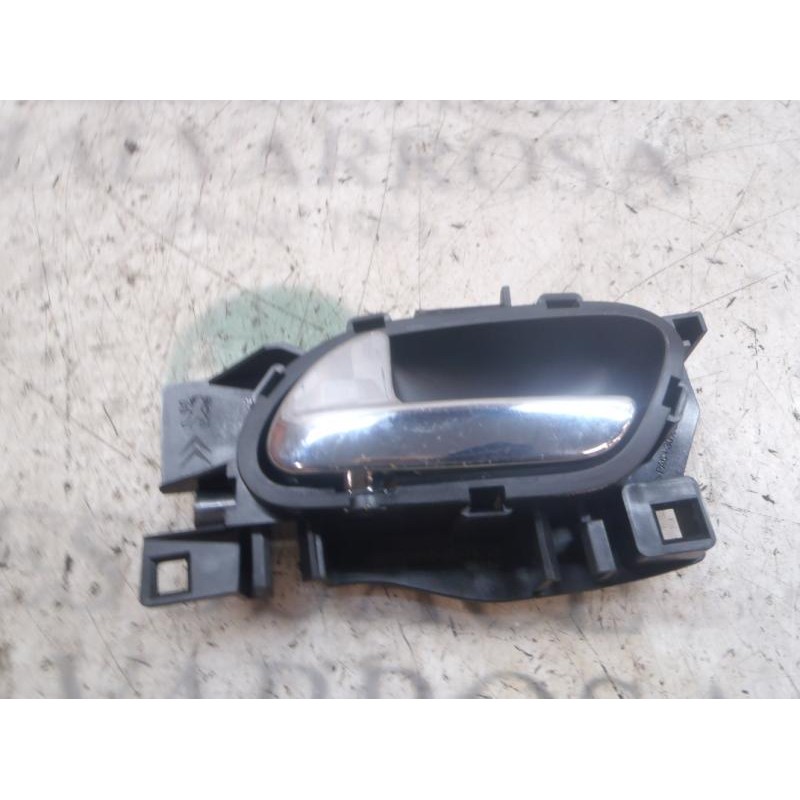 Recambio de maneta interior delantera izquierda para peugeot 207 1.6 16v hdi referencia OEM IAM   