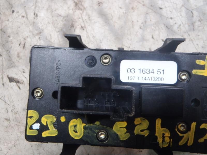 Recambio de mando elevalunas delantero izquierdo para ford mondeo berlina (ge) ambiente referencia OEM IAM   