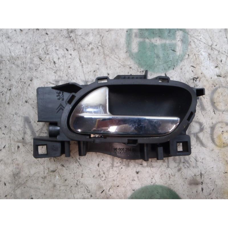 Recambio de maneta interior delantera izquierda para peugeot 308 confort referencia OEM IAM   