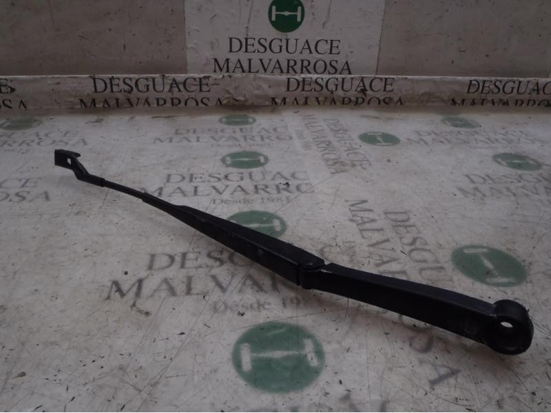 Recambio de brazo limpia delantero izquierdo para kia venga 1.4 cat referencia OEM IAM 983101P000  
