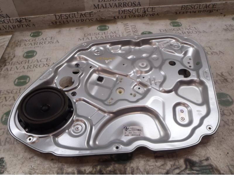 Recambio de elevalunas delantero derecho para kia venga 1.4 cat referencia OEM IAM 824811P000  