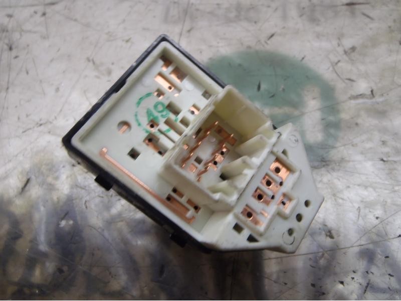 Recambio de mando retrovisor para kia venga 1.4 cat referencia OEM IAM 935701P010EQ 457480 