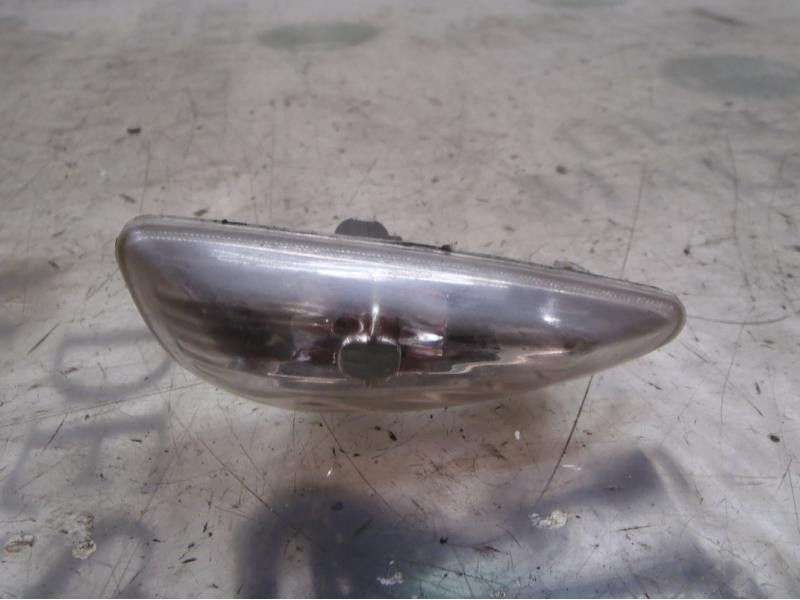 Recambio de piloto lateral derecho para kia venga 1.4 cat referencia OEM IAM 923021J000  