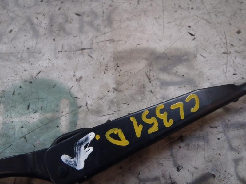 Recambio de brazo limpia delantero derecho para citroën berlingo xtr 1,6 hdi 92 referencia OEM IAM   