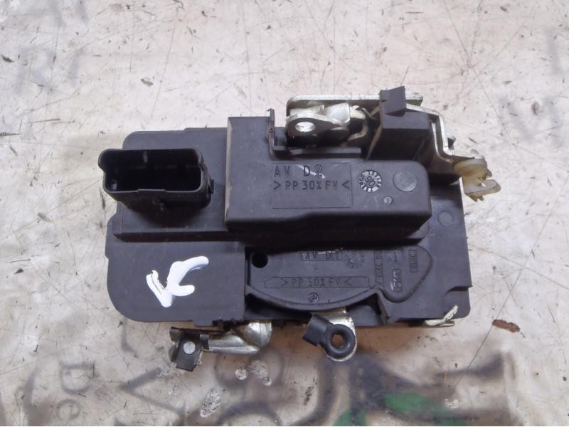 Recambio de cerradura puerta delantera derecha para citroën berlingo xtr 1,6 hdi 92 referencia OEM IAM   