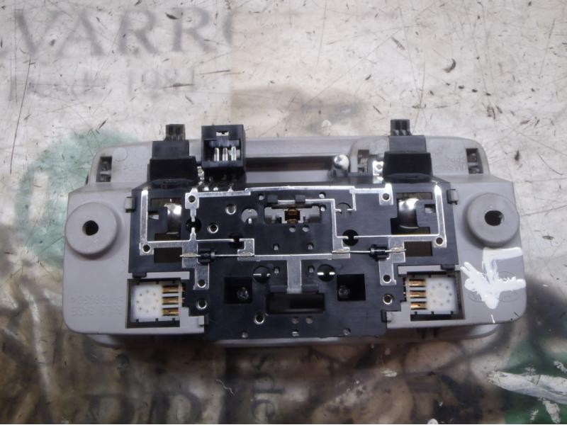 Recambio de piloto interior para kia venga 1.4 cat referencia OEM IAM 928501P000ED  