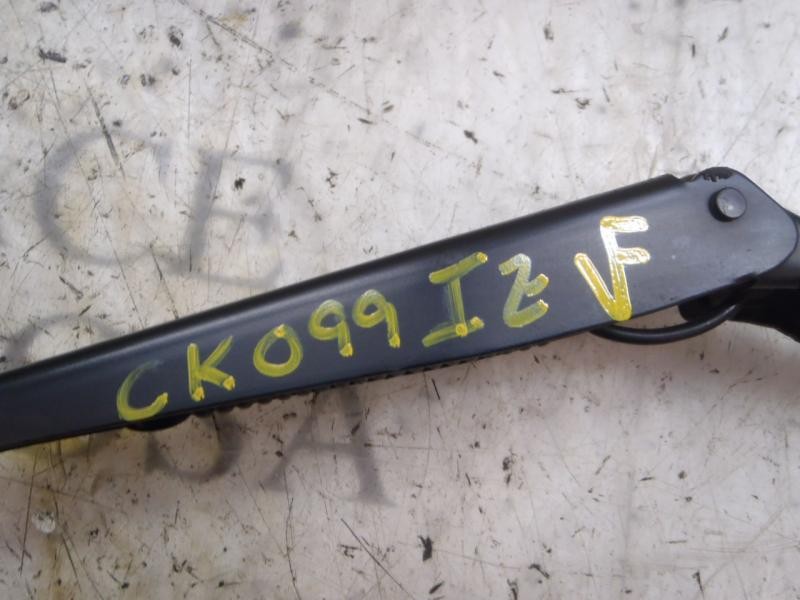 Recambio de brazo limpia delantero izquierdo para peugeot 207 confort referencia OEM IAM   