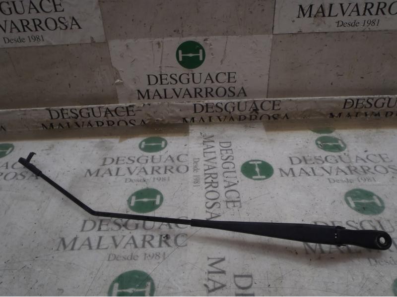 Recambio de brazo limpia delantero derecho para peugeot 207 x-line referencia OEM IAM   