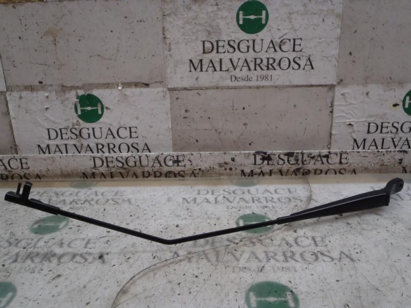Recambio de brazo limpia delantero derecho para peugeot 207 x-line referencia OEM IAM   