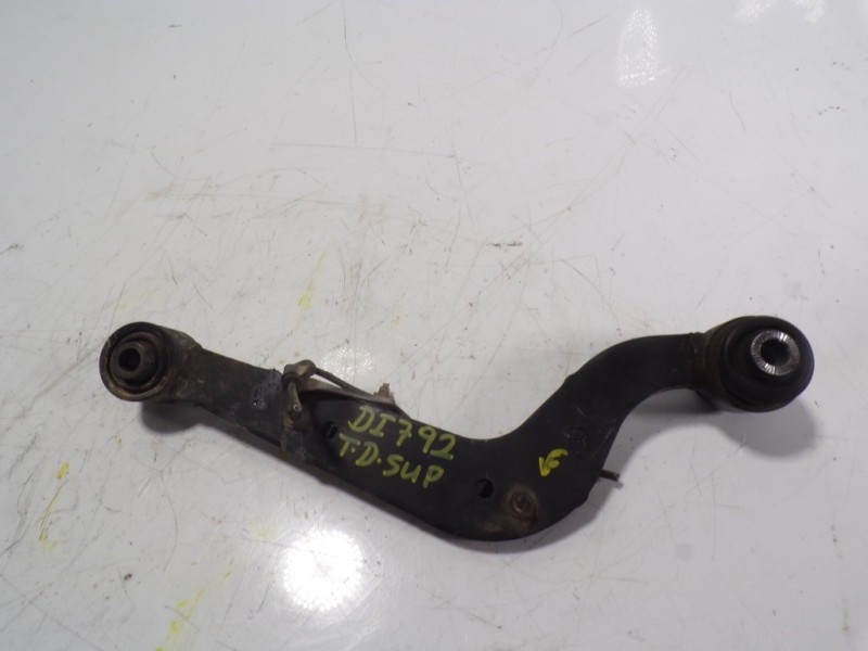 Recambio de brazo suspension superior trasero derecho para toyota rav 4 (a3) executive referencia OEM IAM 4877042040  