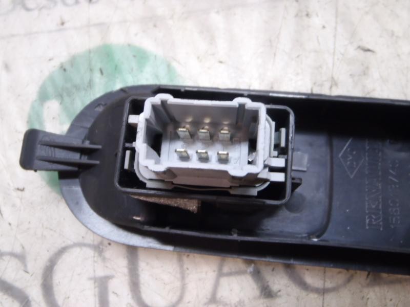 Recambio de mando elevalunas delantero derecho para renault scenic ii confort dynamique referencia OEM IAM   