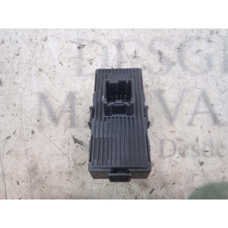 Recambio de mando elevalunas trasero derecho para cadillac srx 3.6 v6 cat referencia OEM IAM 25917255 10378748 10378748