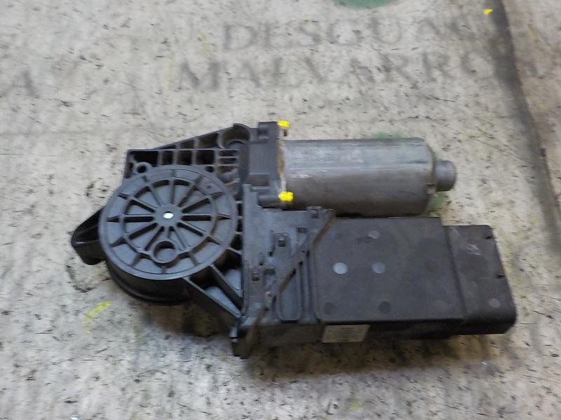 Recambio de motor elevalunas delantero derecho para volkswagen passat berlina (3b2) 1.8 20v turbo referencia OEM IAM   