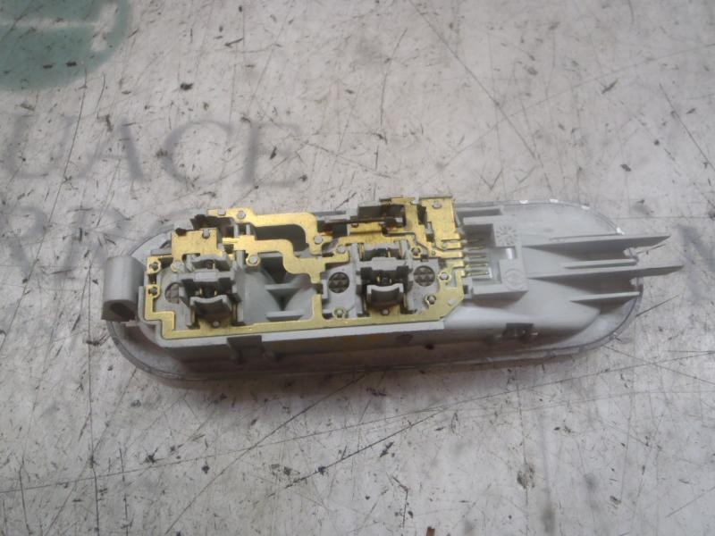 Recambio de piloto interior para renault modus confort dynamique referencia OEM IAM 8200073231  