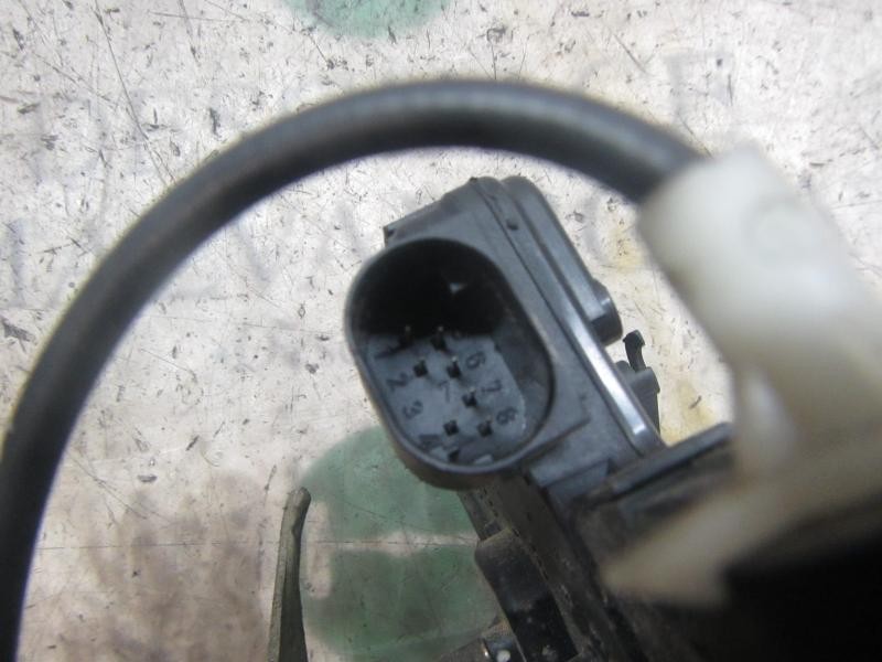 Recambio de cerradura puerta delantera derecha para bmw serie 3 berlina (e46) 320d referencia OEM IAM 51217011308  