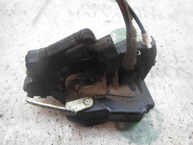 Recambio de cerradura puerta delantera derecha para bmw serie 3 berlina (e46) 320d referencia OEM IAM 51217011308  