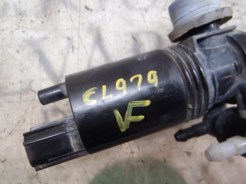 Recambio de bomba limpia para ford fiesta (cb1) trend referencia OEM IAM 2022321 8A6117K624AA 