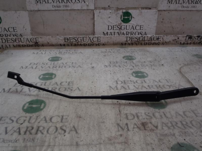 Recambio de brazo limpia delantero derecho para ford fiesta (cb1) trend referencia OEM IAM 1826839  