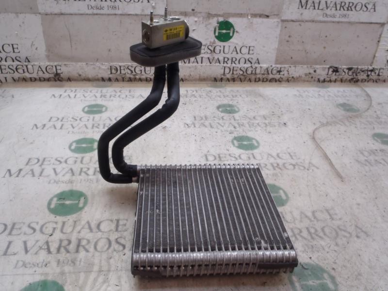 Recambio de evaporador aire acondicionado para ford fiesta (cb1) trend referencia OEM IAM 1666190  