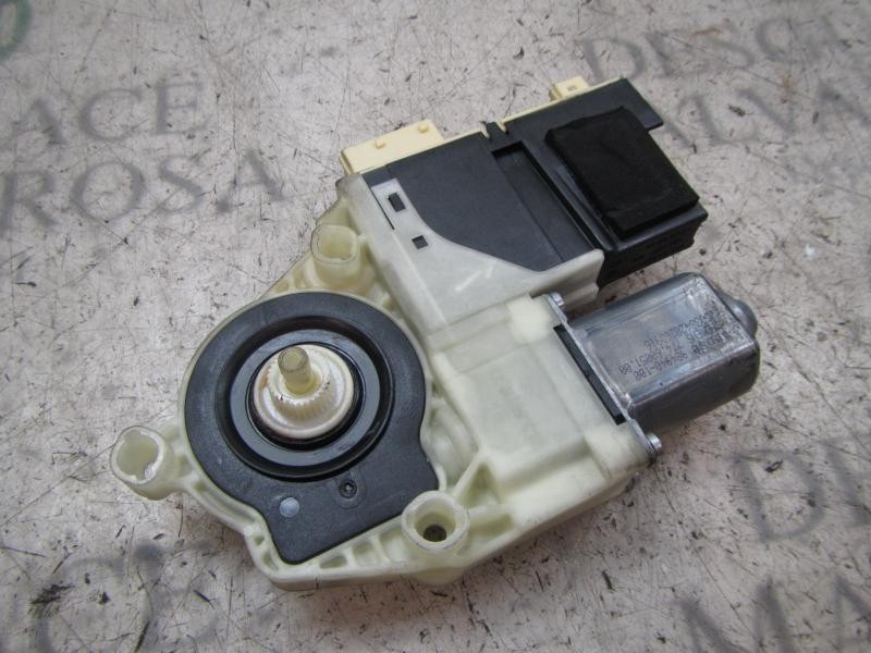 Recambio de motor elevalunas delantero derecho para citroën c4 berlina lx referencia OEM IAM   