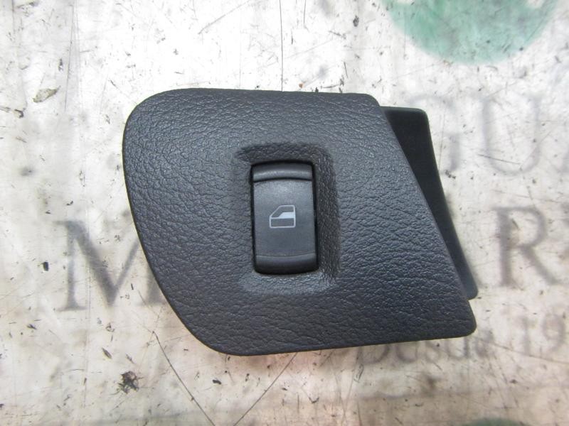 Recambio de mando elevalunas delantero derecho para skoda octavia berlina (1u2) tour referencia OEM IAM 3B095985501C  