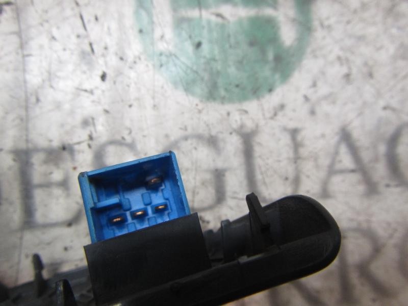 Recambio de mando elevalunas trasero derecho para skoda octavia berlina (1u2) tour referencia OEM IAM 3B095985501C  