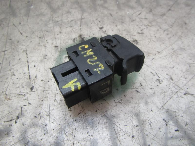 Recambio de mando elevalunas trasero derecho para kia sorento 2.5 crdi concept referencia OEM IAM 935803E300BL  