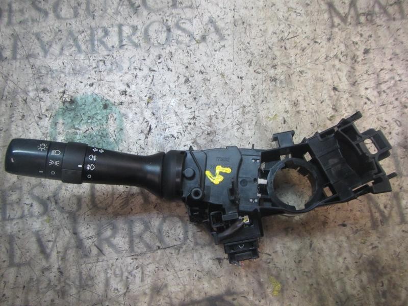 Recambio de mando luces para toyota yaris 1.0 cat referencia OEM IAM 8414002311 0231117F611J44 