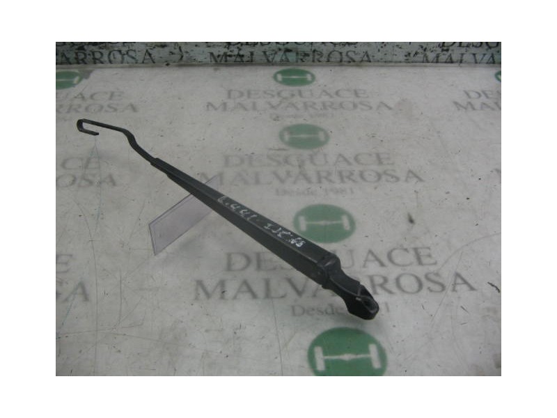 Recambio de brazo limpia delantero derecho para citroën xsara coupe 1.6 vtr referencia OEM IAM   