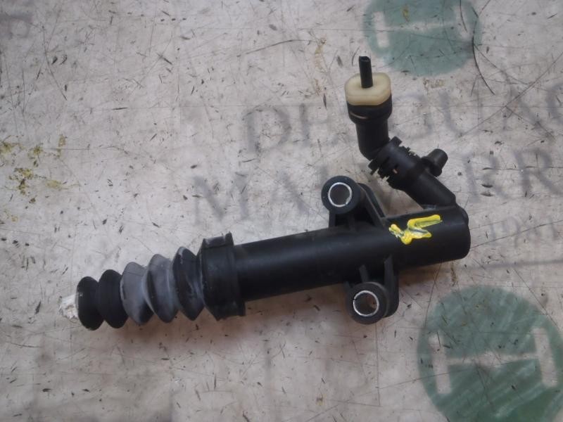 Recambio de bombin embrague para peugeot 208 1.2 12v vti referencia OEM IAM 2182E2  