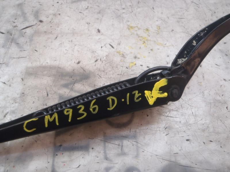 Recambio de brazo limpia delantero izquierdo para peugeot 208 1.2 12v vti referencia OEM IAM 1608393180  