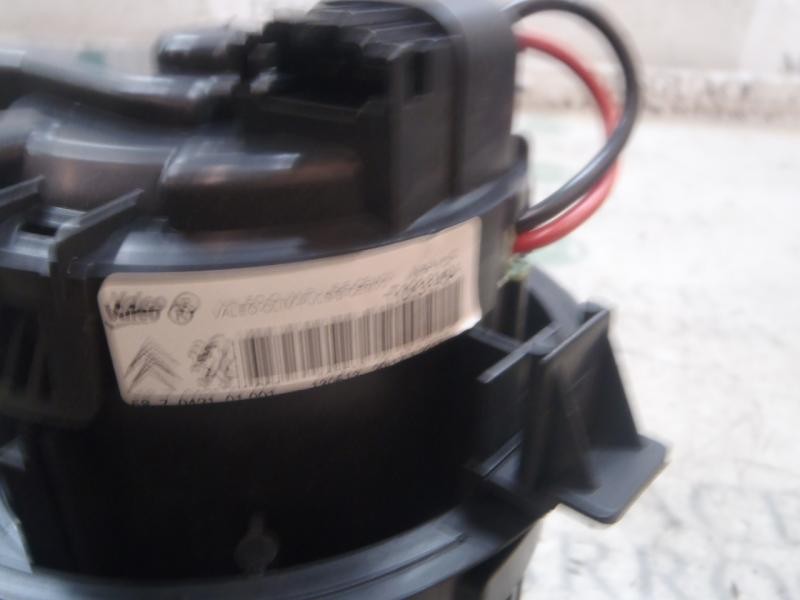 Recambio de motor calefaccion para peugeot 208 1.2 12v vti referencia OEM IAM 1608182080  