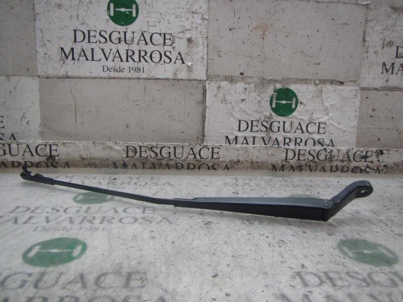 Recambio de brazo limpia delantero derecho para peugeot 407 sw premium referencia OEM IAM   